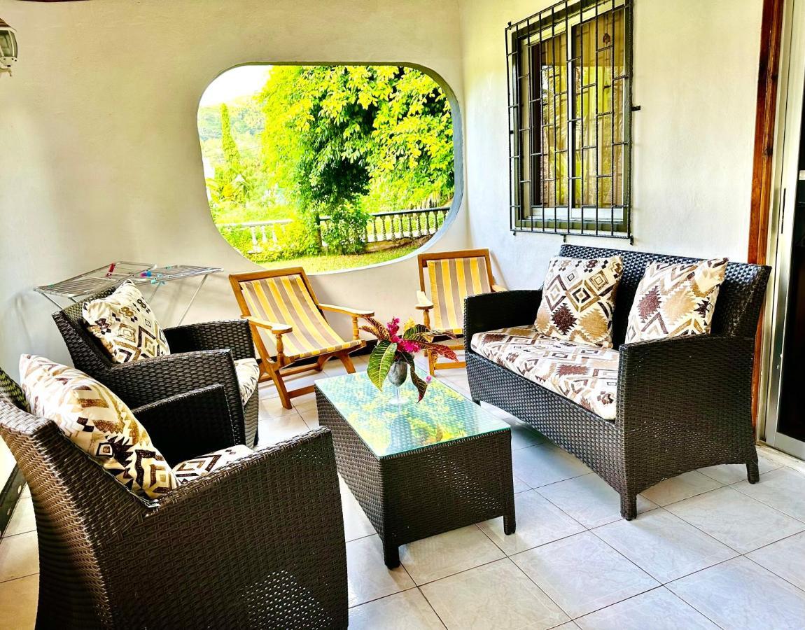 88 Days Self Catering Holidays & Accomodation Baie Lazare  Екстериор снимка